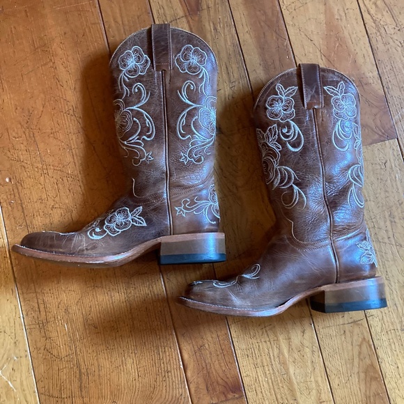 Shyanne Leather floral embroidered square toe cowboy boots - Picture 2 of 6